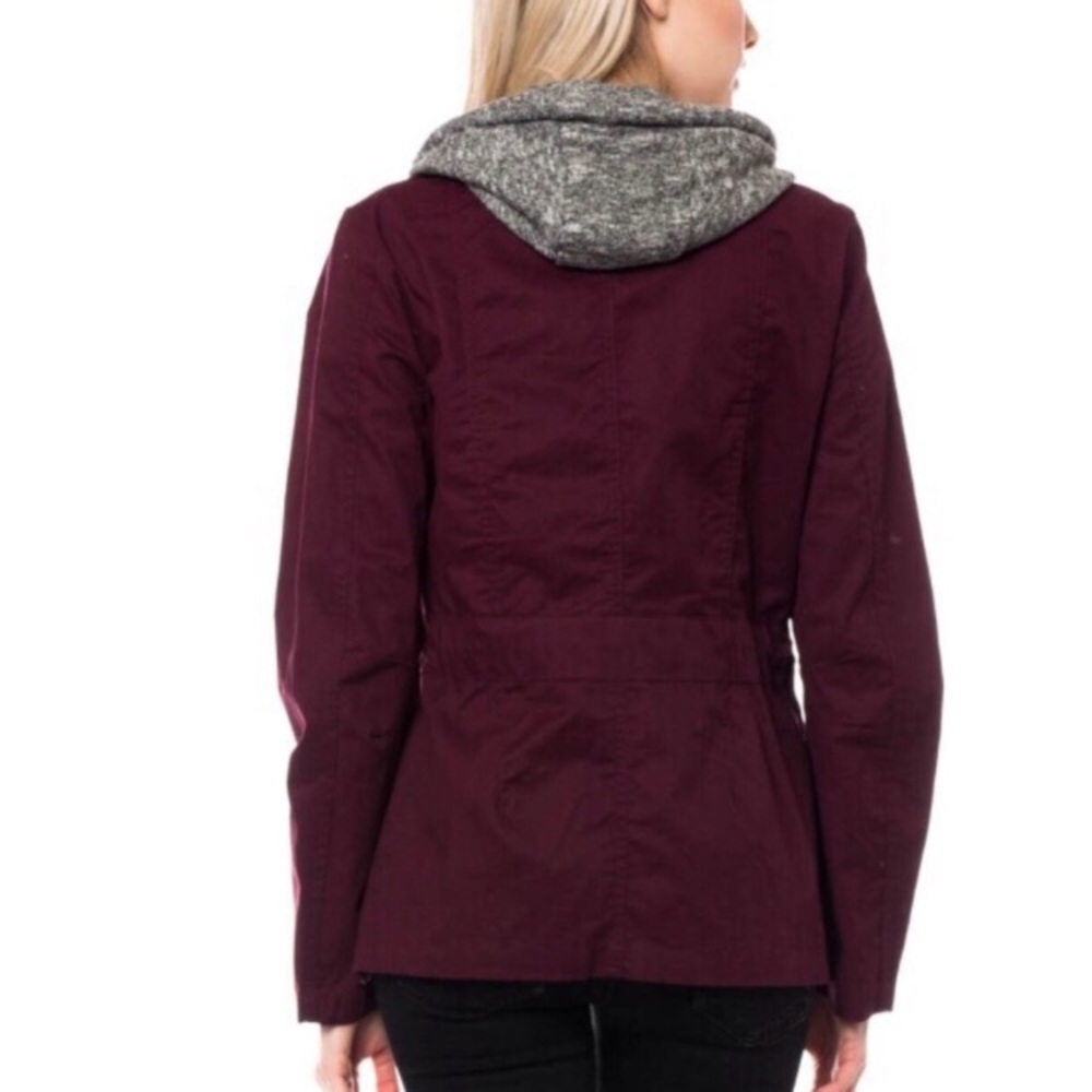 ❗️LAST: Medium Burgundy Utility Jacket with Hoodie - Picture 2 of 3